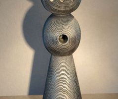 Skulptur_&_Vase_Eche_schwarz-gebeizt_u_gewachst_H=36cm_D=13cm_web_SA